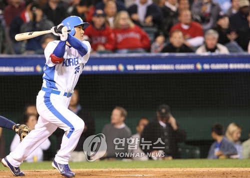 2006 WBC 미국전에서 홈런을 때리는 이승엽. [사진=연합뉴스]